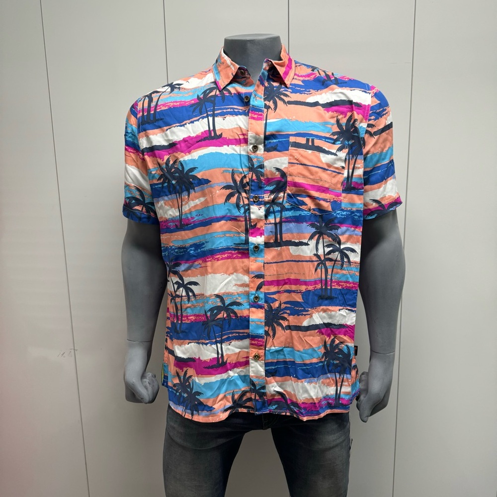 🌴SALE MARGARITAVILLE BUTTON FRONT SHIRT